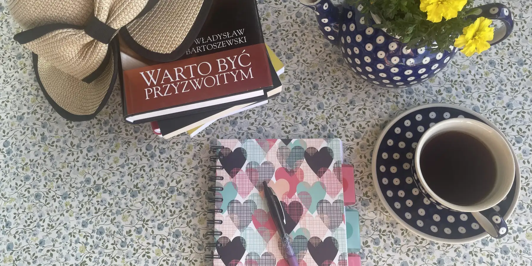 Co lubi pić... aksamitka? O tęsknocie za uporządkowanym światem.